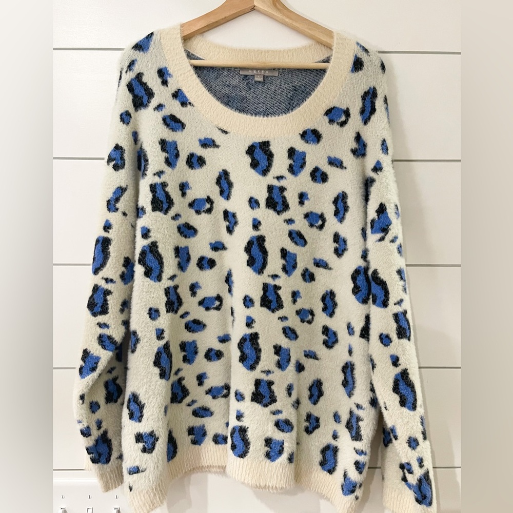 Cheetah Print Sweater - Size Large - image 1